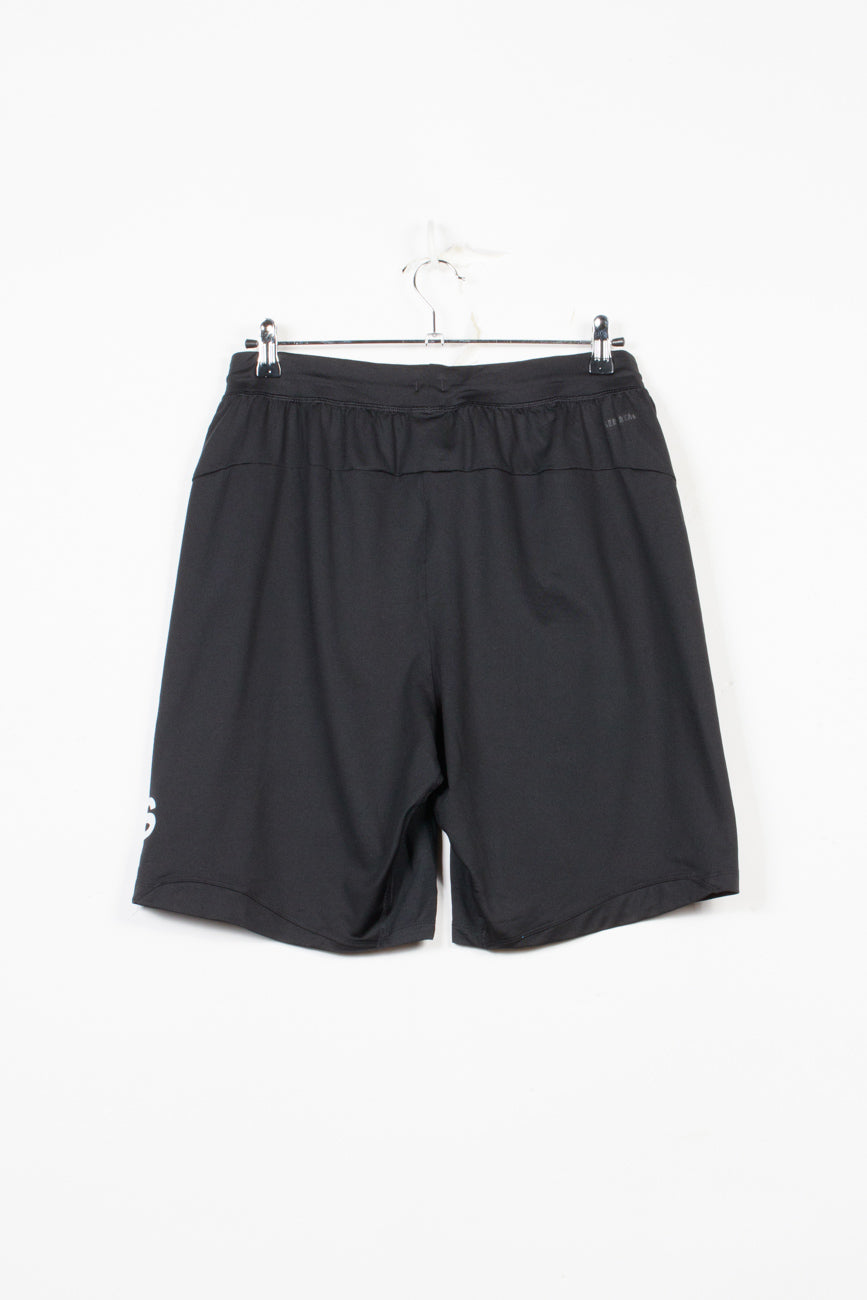 Adidas Shorts in Schwarz, W31