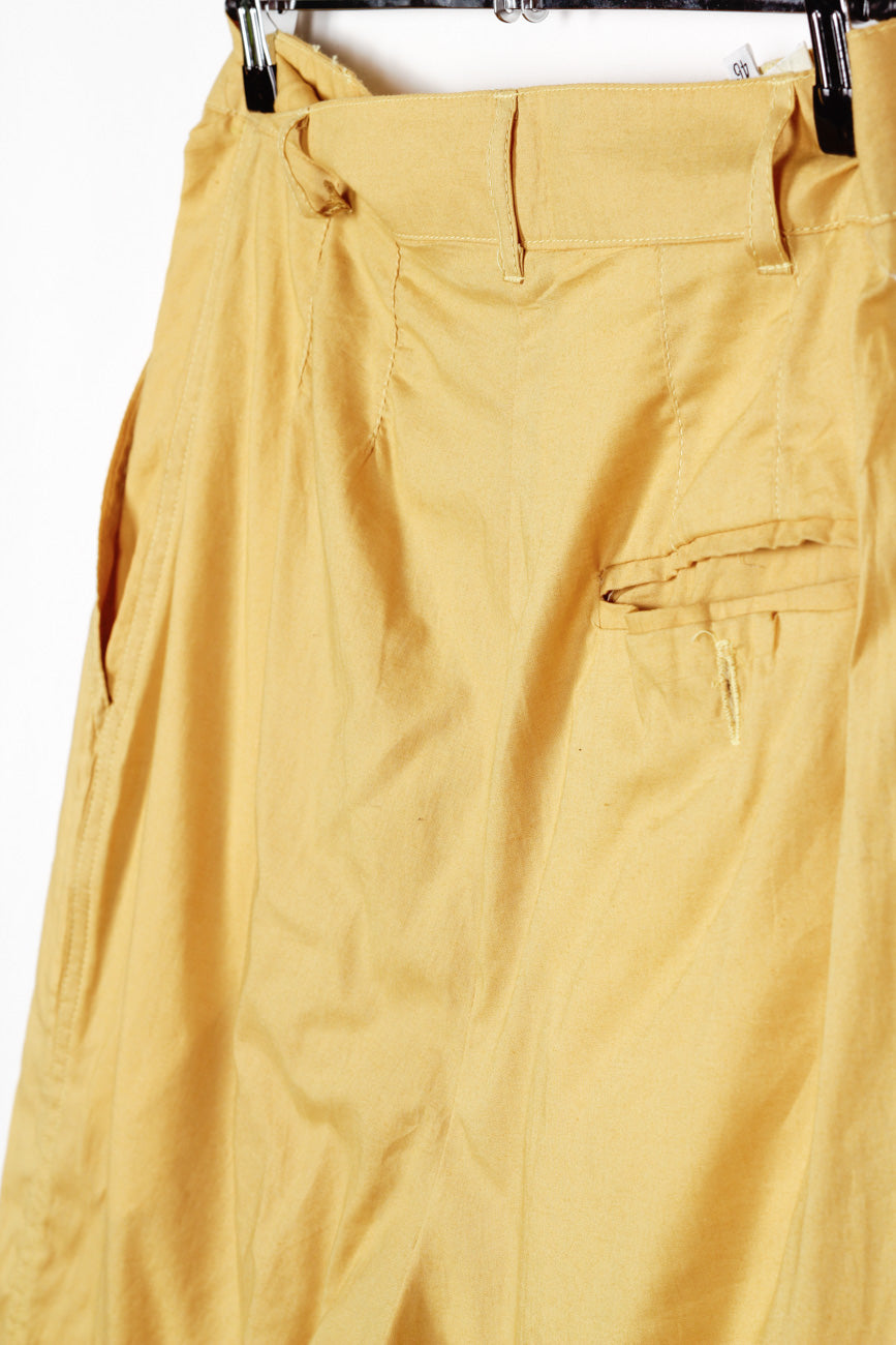 Shorts in Gelb, W15/L23