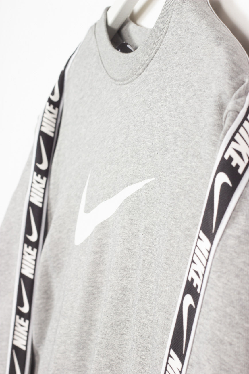Nike Sweatshirt in Grau, L